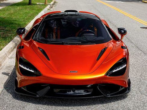 Used 2021 McLaren 765LT RWD image 23
