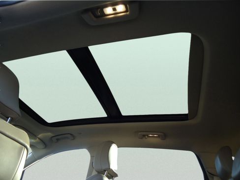 Used 2022 Lincoln Nautilus Reserve w/ Equipment Group 201A image 31