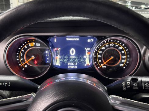 Used 2018 Jeep Wrangler Unlimited Sahara w/ LED Lighting Group AWD/4WD image 29