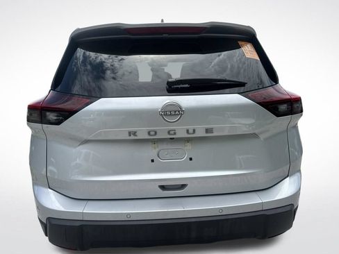 Used 2025 Nissan Rogue SV FWD image 5