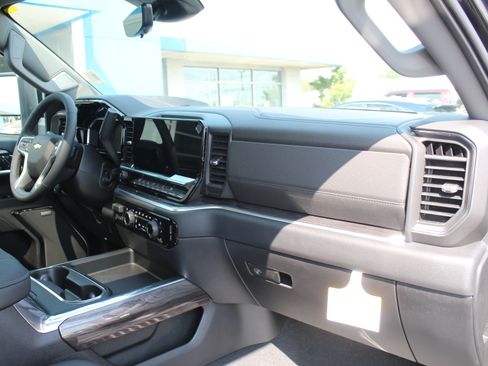 New 2026 Chevrolet Silverado 2500 LTZ w/ LTZ Premium Package AWD/4WD image 20
