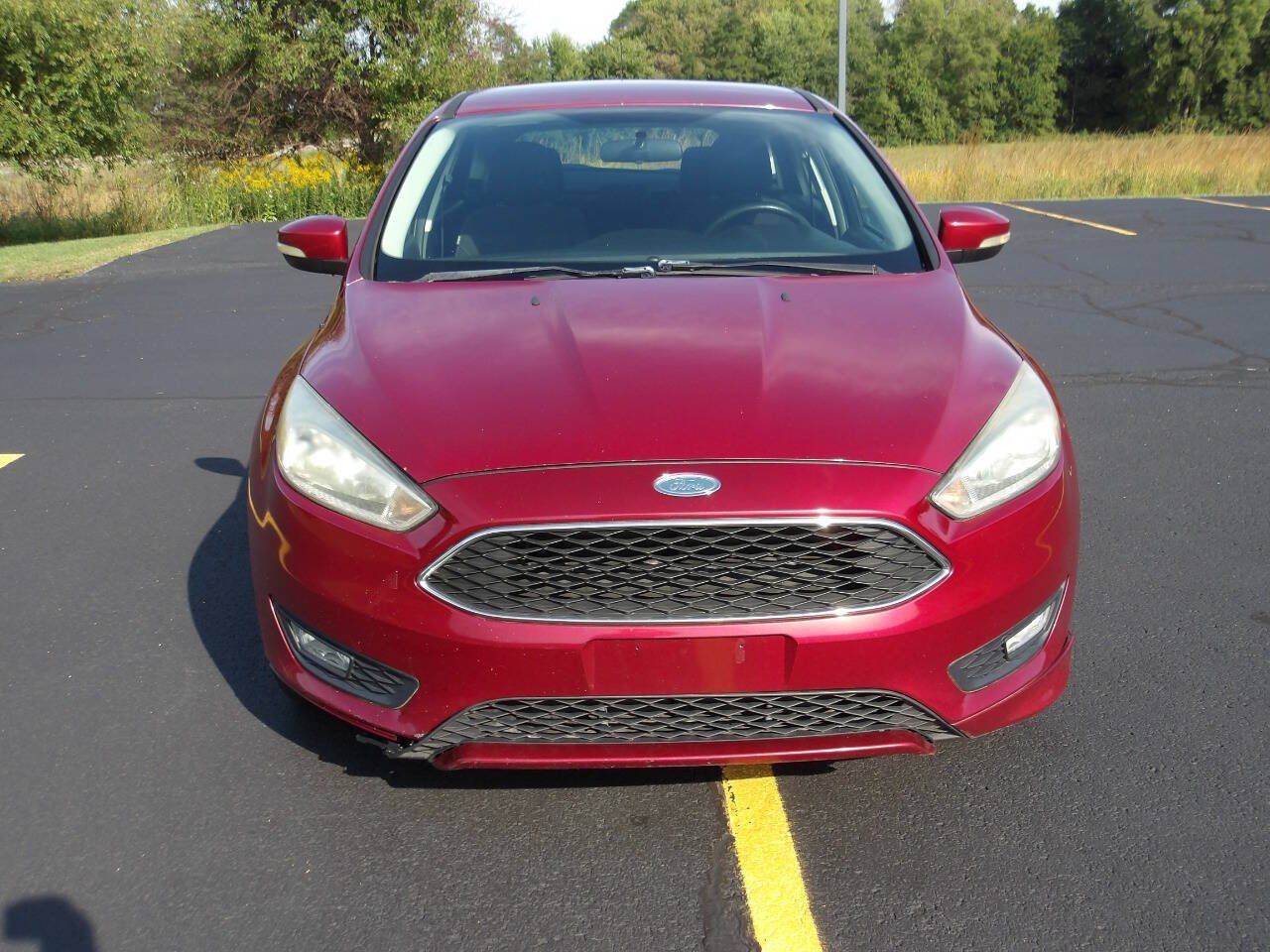 Used 2015 Ford Focus SE w/ SE Sport Package FWD image 3