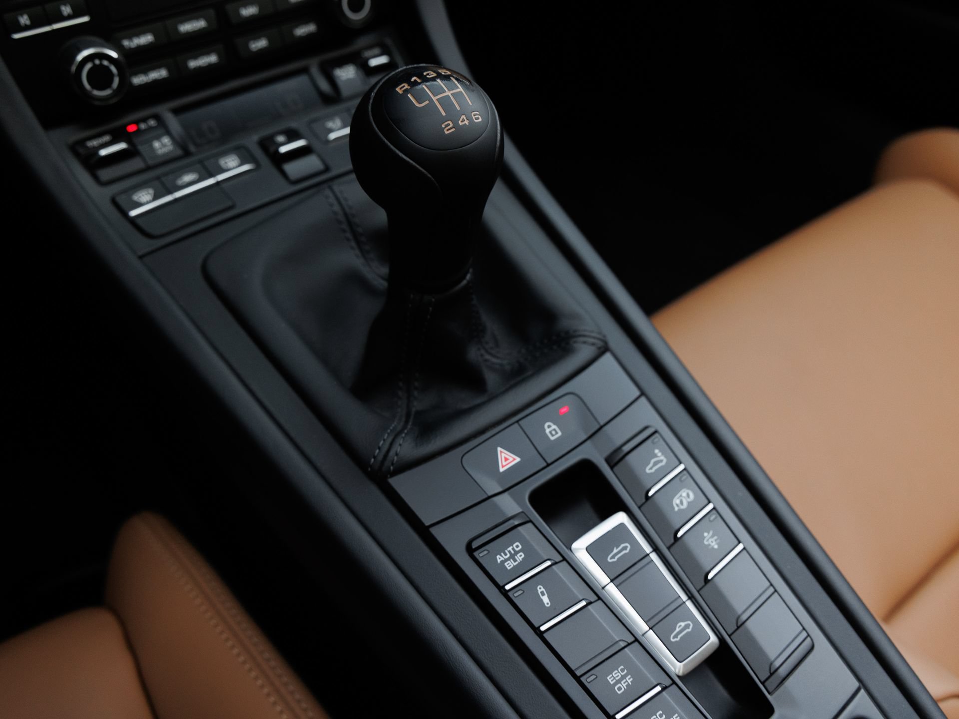Certified 2019 Porsche 911 Speedster RWD image 26