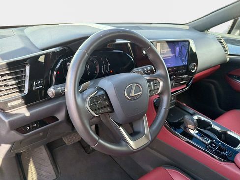 Used 2025 Lexus NX 250 FWD w/ Towing Package (2000 Lbs) image 38