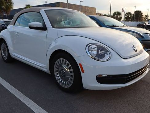 Used 2014 Volkswagen Beetle 1.8T image 1