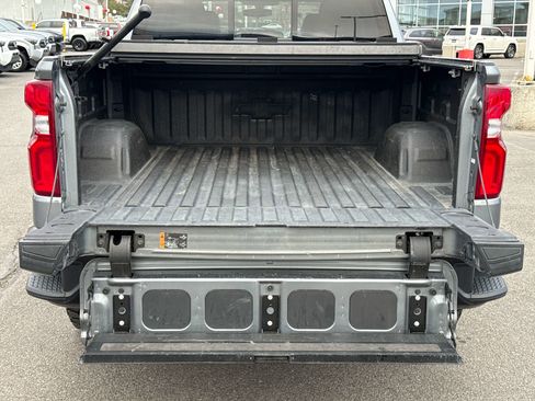 Used 2022 Chevrolet Silverado 1500 LT Trail Boss w/ Convenience Package II image 10