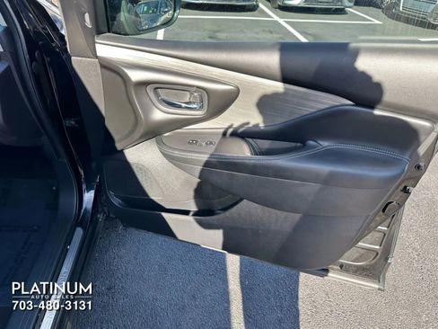 Used 2017 Nissan Murano SL image 17