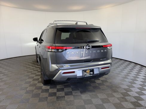 Used 2023 Nissan Pathfinder SL image 9