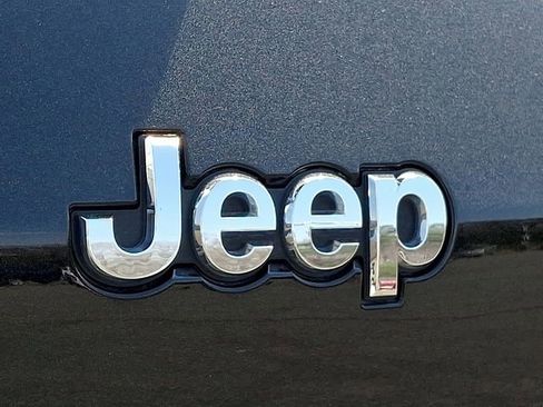 Used 2022 Jeep Grand Cherokee L Limited AWD/4WD image 32