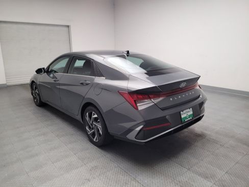 Used 2025 Hyundai Elantra SEL FWD image 5