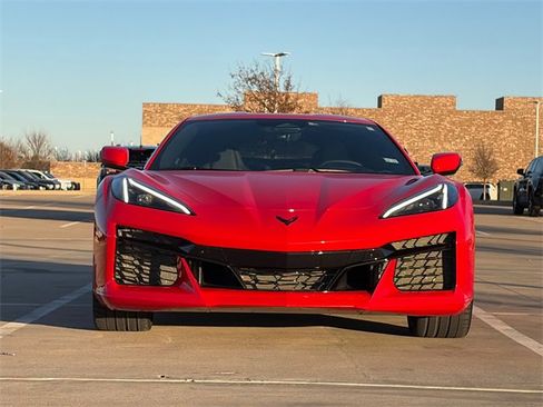 Used 2024 Chevrolet Corvette Z06 image 2