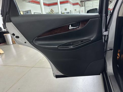 Used 2016 INFINITI QX50 Journey w/ Premium Package image 12