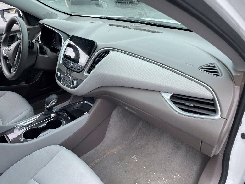 Used 2025 Chevrolet Malibu LT FWD image 10