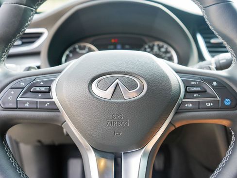 Certified 2023 INFINITI QX55 Essential image 10