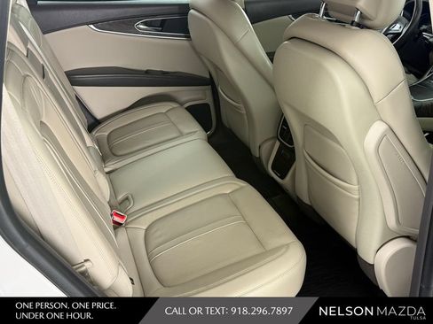 Used 2018 Lincoln MKX Reserve w/ Driver Assistance Package FWD image 40