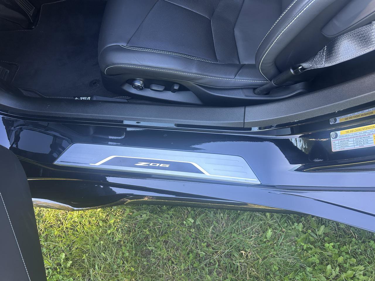 Used 2025 Chevrolet Corvette Z06 RWD image 11