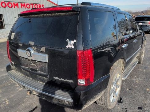 Used 2009 Cadillac Escalade Base image 8