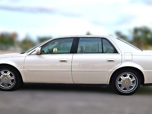 Used 2003 Cadillac De Ville Sedan w/ Comfort & Convenience Package image 8