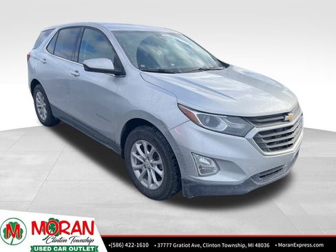 Used 2020 Chevrolet Equinox LT w/ Driver Convenience Package image 3