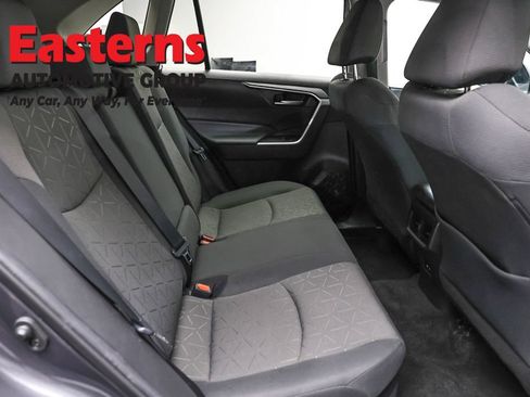 Used 2021 Toyota RAV4 XLE AWD/4WD image 23