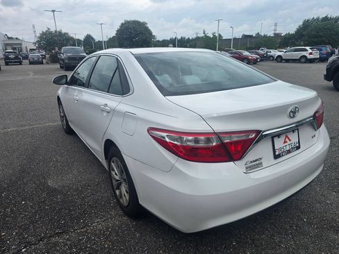 Used 2015 Toyota Camry LE FWD image 7