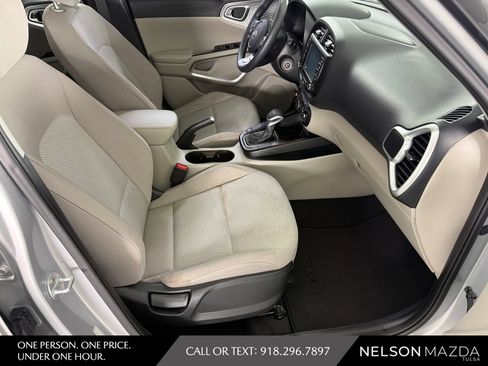 Used 2020 Kia Soul LX FWD image 44