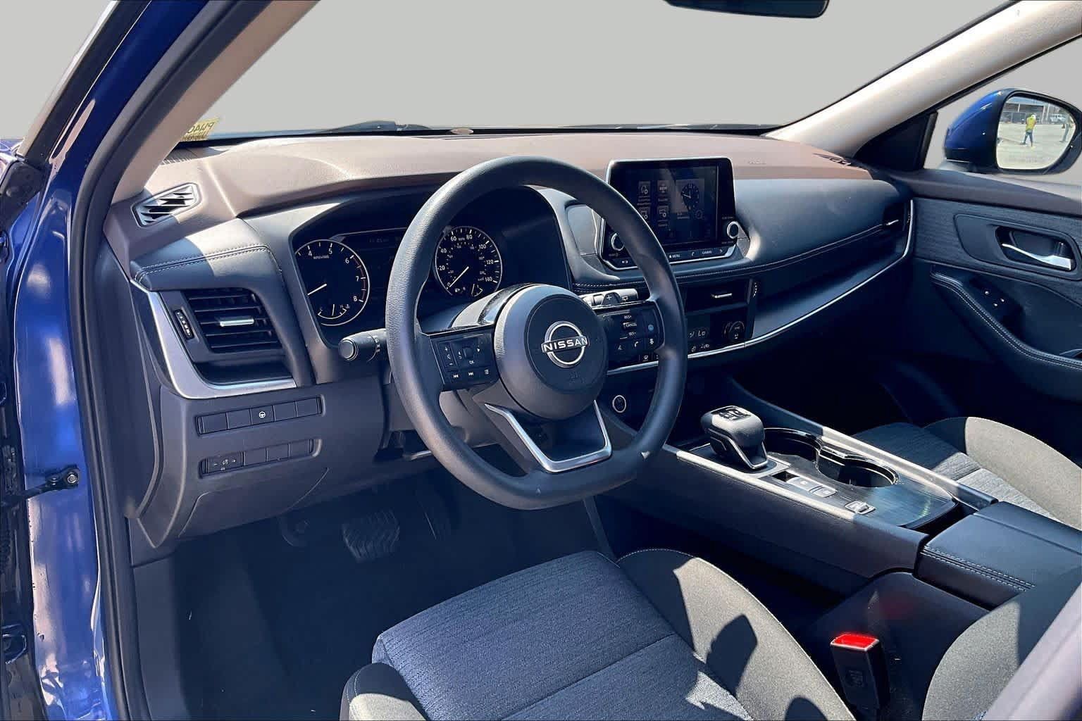 Used 2023 Nissan Rogue SV FWD image 31