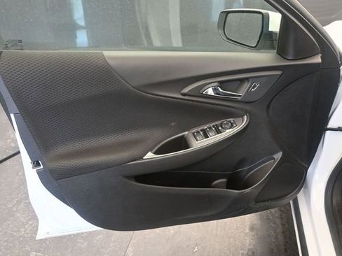 Used 2025 Chevrolet Malibu LT image 18