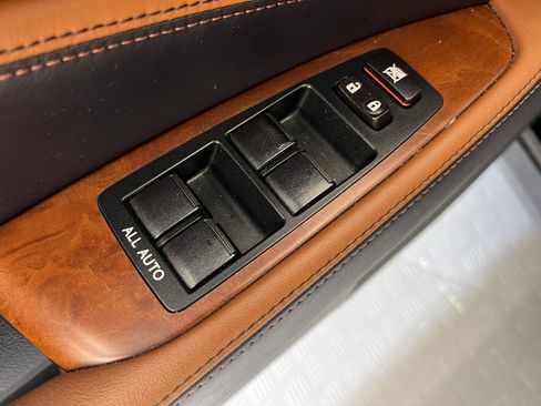 Used 2015 Lexus LS 460 4dr Sdn RWD w/ Comfort Package image 10