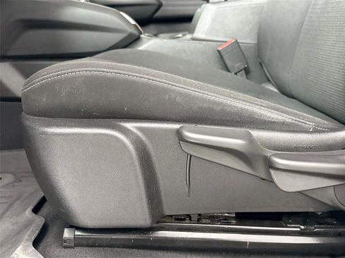 Used 2024 Chevrolet Colorado LT RWD image 26