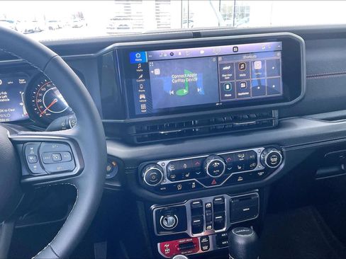 Used 2025 Jeep Gladiator Rubicon w/ Convenience Group image 7