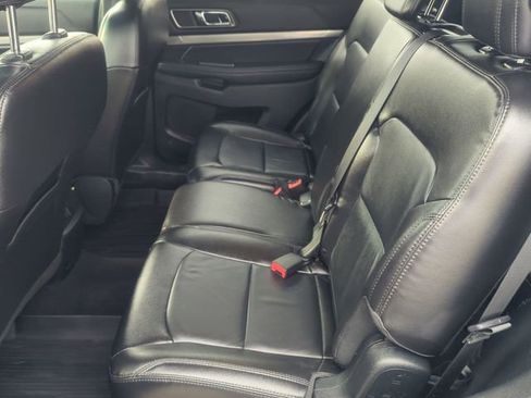 Used 2018 Ford Explorer XLT w/ Equipment Group 202A AWD/4WD image 22