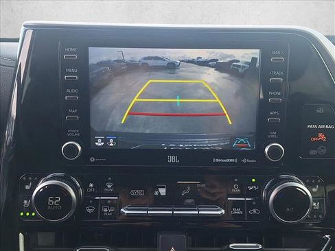 Used 2022 Toyota Highlander Limited image 13