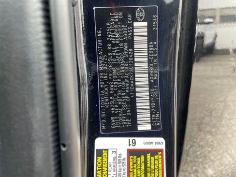 Used 2025 Toyota Camry LE image 28