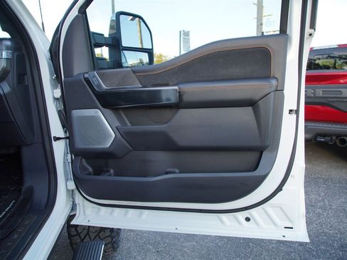 Used 2024 Ford F450 Platinum w/ FX4 Off-Road Package image 50