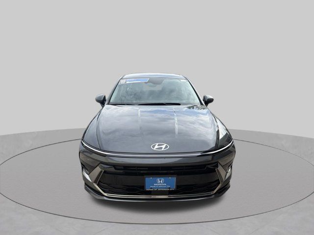 Used 2024 Hyundai Sonata SEL FWD image 2