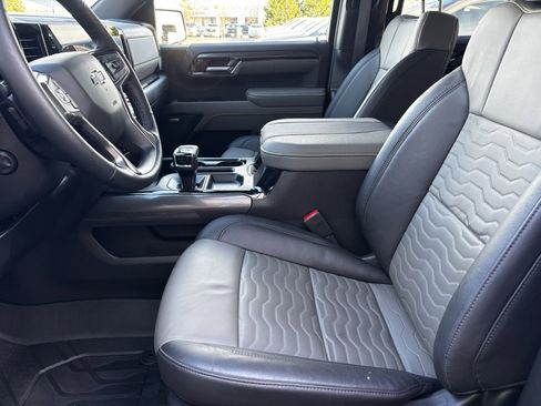 Used 2025 Chevrolet Silverado 1500 ZR2 w/ Technology Package image 17