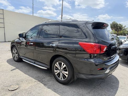 Used 2017 Nissan Pathfinder SL w/ SL Tech Package FWD image 5