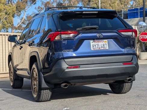 Used 2021 Toyota RAV4 XLE image 13