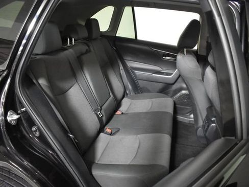 Used 2025 Toyota RAV4 XLE FWD image 30