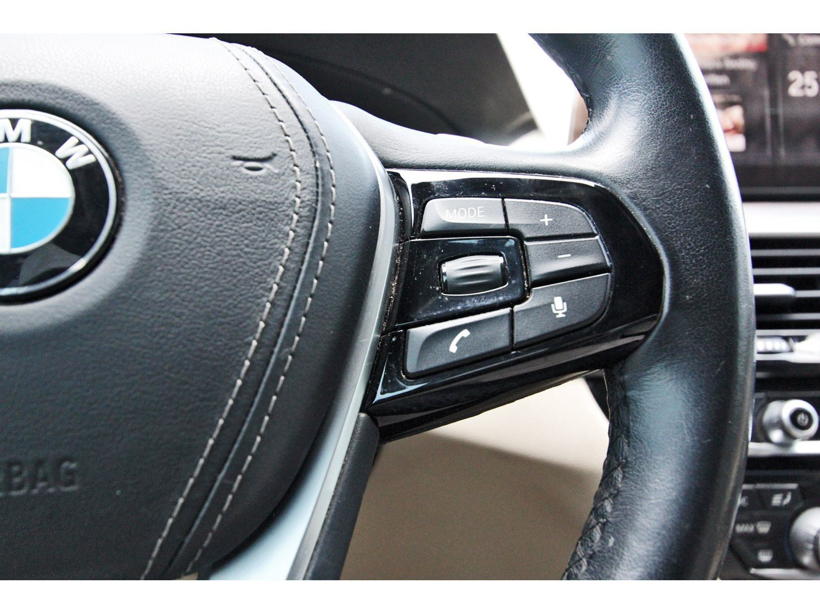 Used 2019 BMW 530e w/ Convenience Package RWD image 20