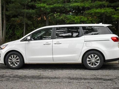 Used 2020 Kia Sedona LX FWD image 5