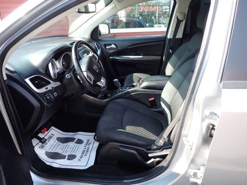 Used 2018 Dodge Journey SE w/ Popular Equipment Group FWD image 7