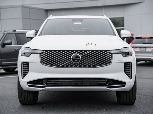New 2026 Volvo XC90 B6 Ultra image 2