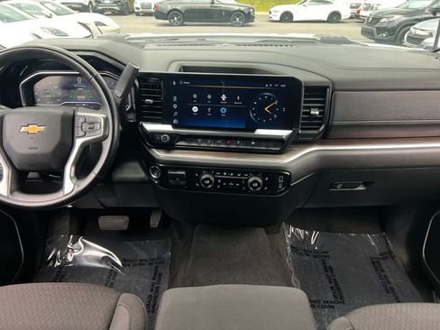 Used 2025 Chevrolet Silverado 2500 LT w/ Convenience Package AWD/4WD image 15