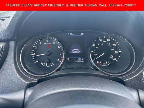 Used 2018 Nissan Rogue SV w/ Premium Package image 15
