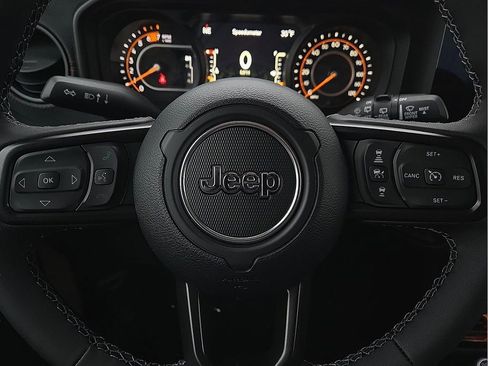 New 2026 Jeep Wrangler Unlimited Rubicon w/ Xtreme 35 Tire Package image 17