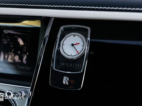 Used 2020 Rolls-Royce Wraith image 36