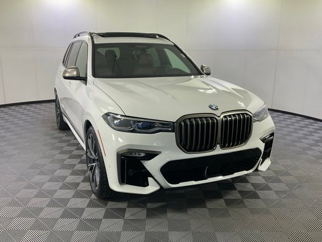 Used 2020 BMW X7 M50i w/ Dynamic Handling Package AWD/4WD image 3