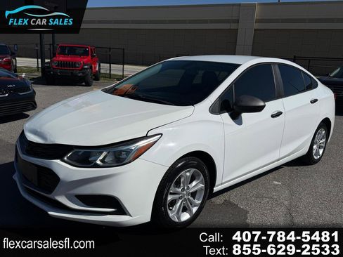 Used 2019 Chevrolet Cruze LS w/ LS Convenience Package FWD image 1